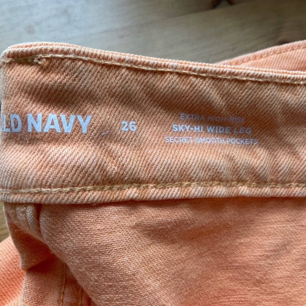 NWT Old Navy Orange Extra High Rise Sky Hi Wide Leg Cut- Off Jeans Size 26 Plus - Picture 2 of 8